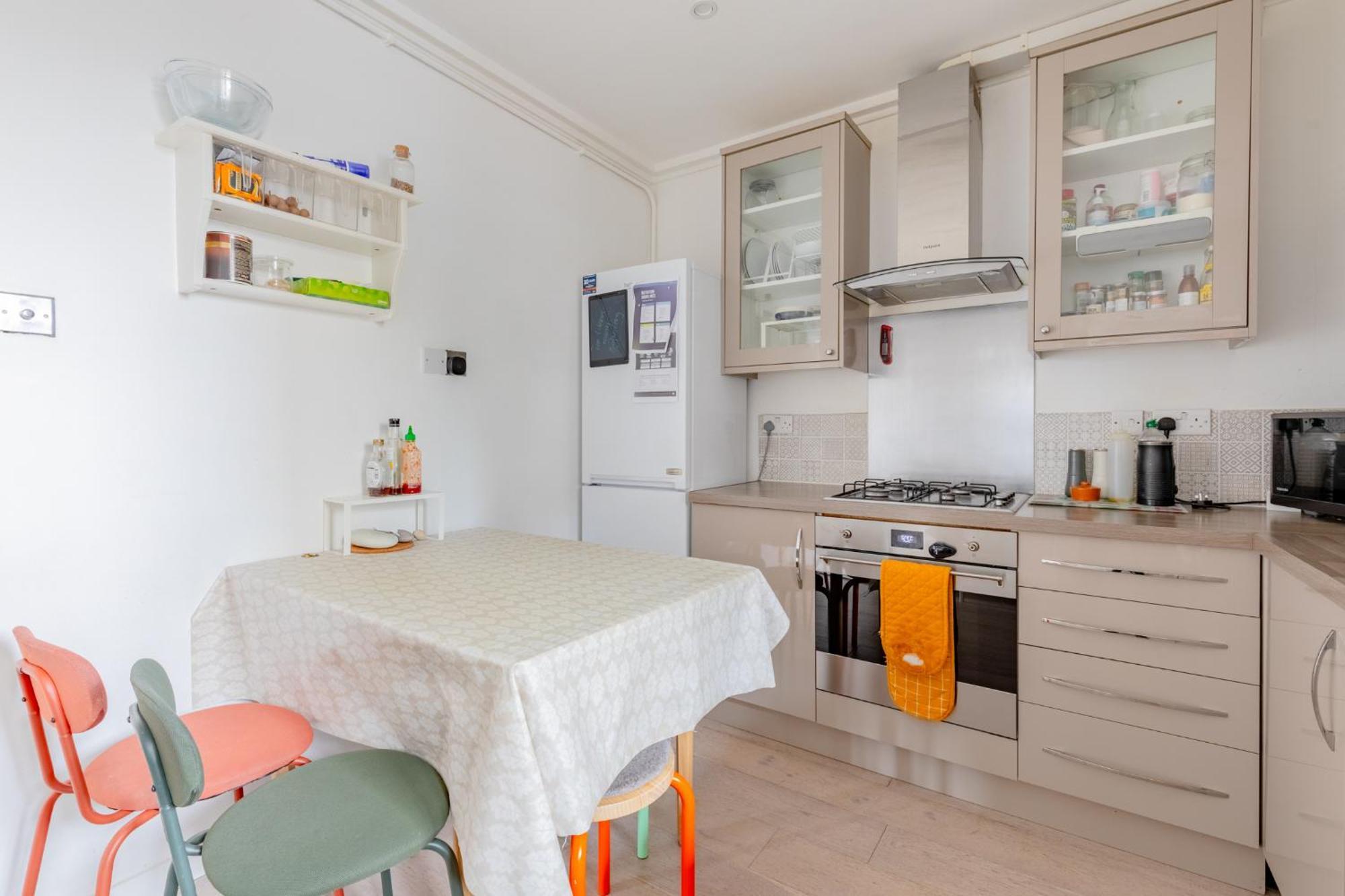 Apartamento Bright Well Located 2bd Flat South East Londres
